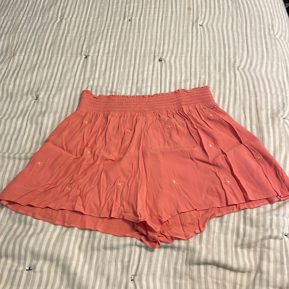 Woman’s Large PINK Flowy Shorts